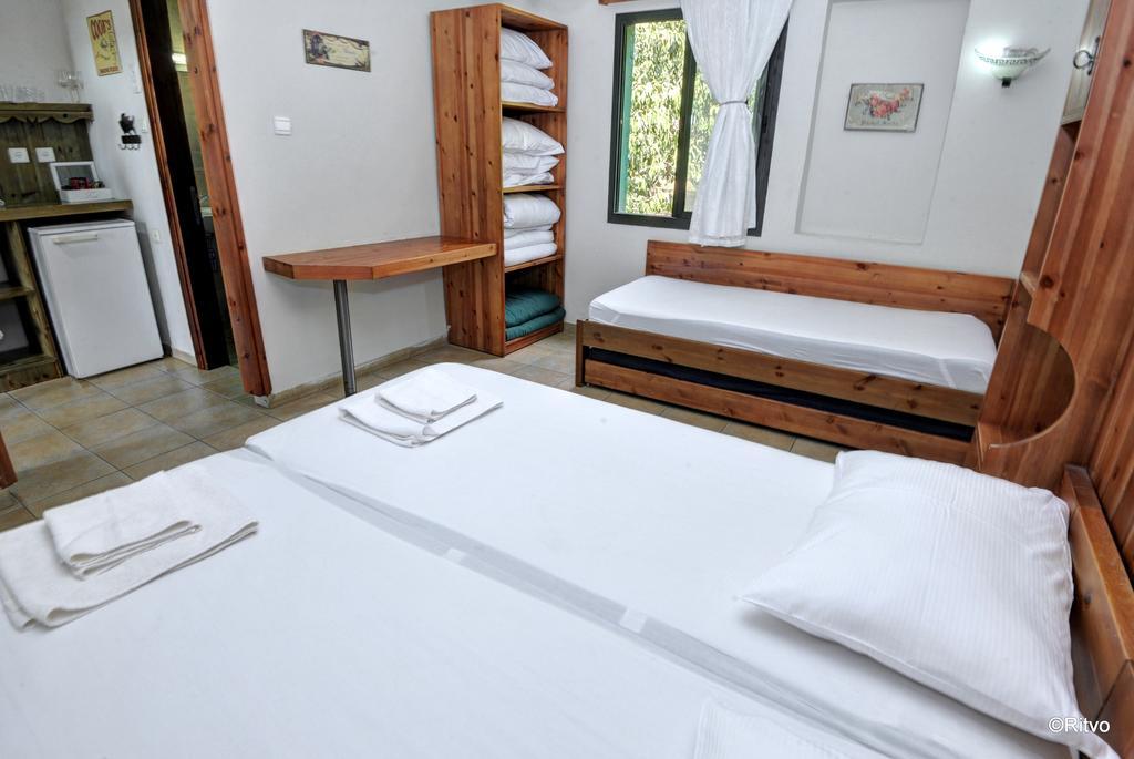 Amiad Joseph Well Country Inn Ruang foto